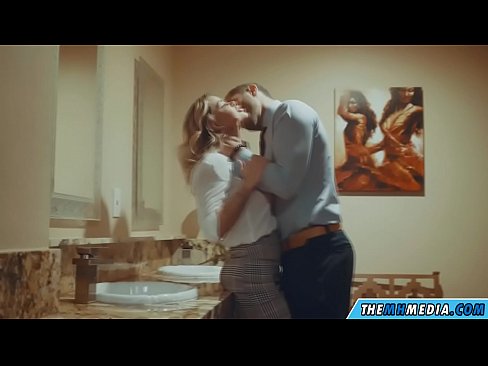 ❤️ ווען אַ באַסטי בלאָנדע סידוס איר אין אַ ציבור אָפּטריט סופּער פּאָרן ביי אונדז ️❤
